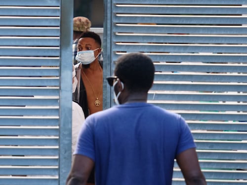 Il governo degli sbarchi coccola l’illegalità