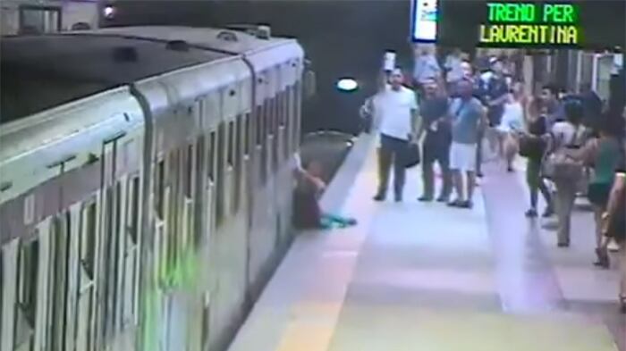Roma, trascinata dalla metro è in sedia a rotelle: "Voglio giustizia"