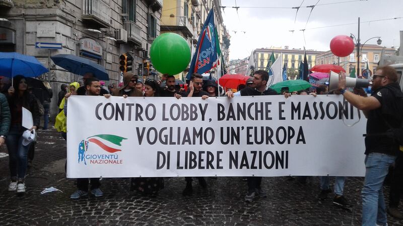 Fratelli d’Italia in corteo a Napoli: “Basta coi burocrati di Bruxelles e al Nazareno europeo” 6