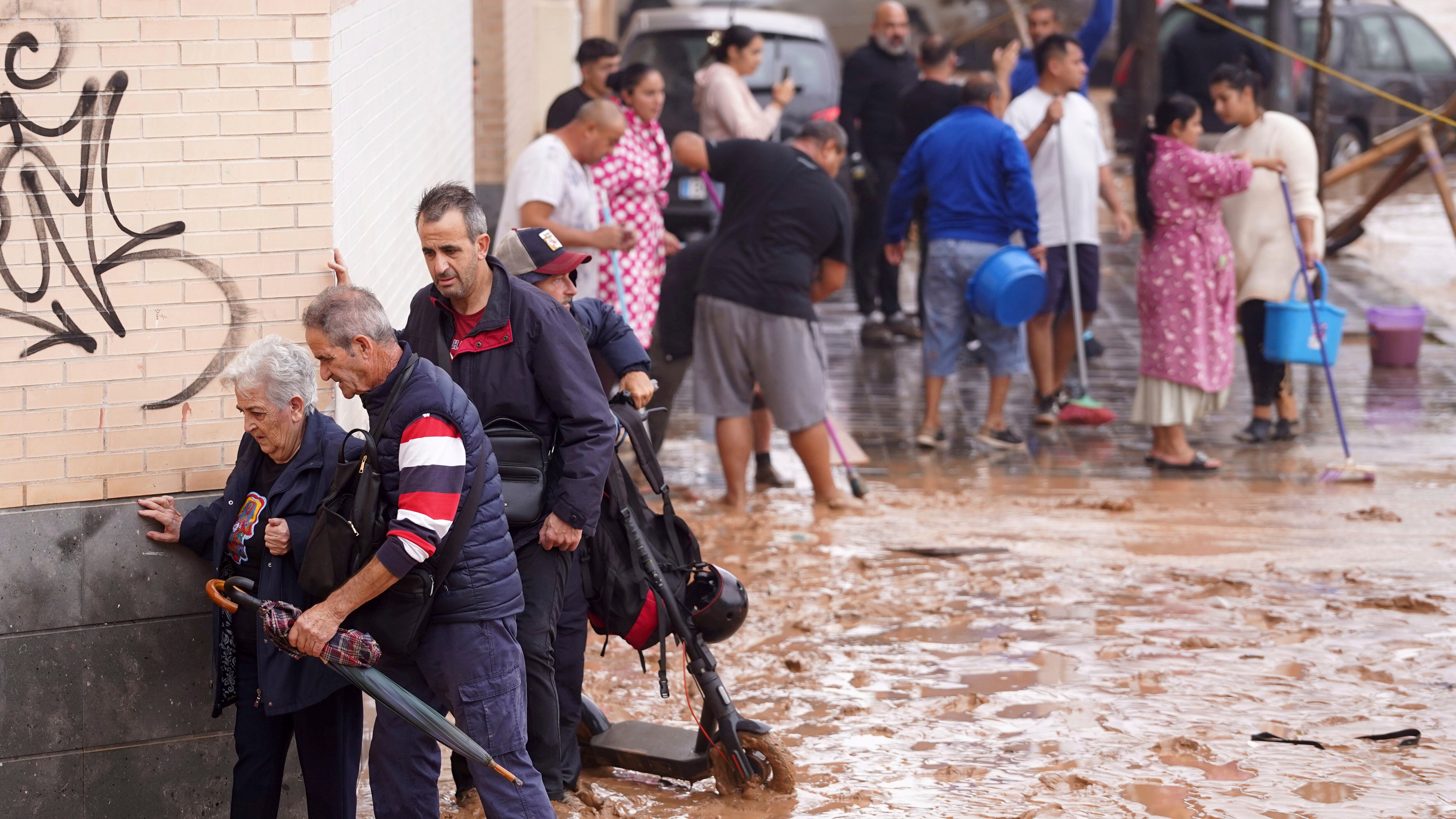 Lo choc tra fango e distruzione: "Come uno tsunami improvviso Qui abbiamo perso tutto"