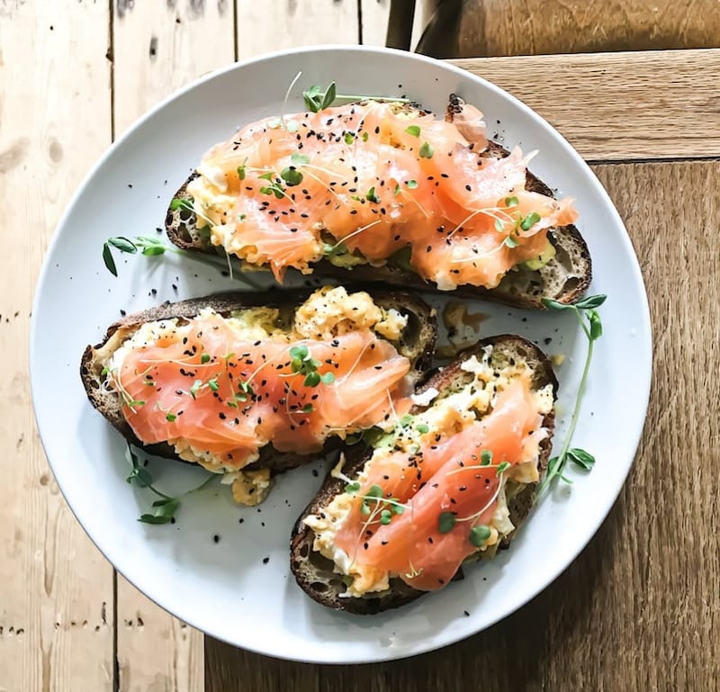 Toast al salmone