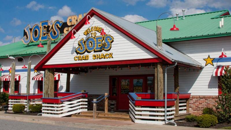 Joe’s Crab Shack, la catena di ristoranti Usa che abolisce la mancia obbligatoria