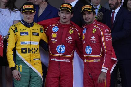 Leclerc trionfa per la prima volta in carriera nel Gp di Monaco: le immagini più belle della vittoria 12