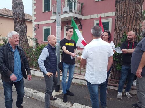 Tensione alle stelle per l'arrivo dei migranti in via di Salone. CasaPound annuncia: "Sarà una nuova Casale San Nicola"