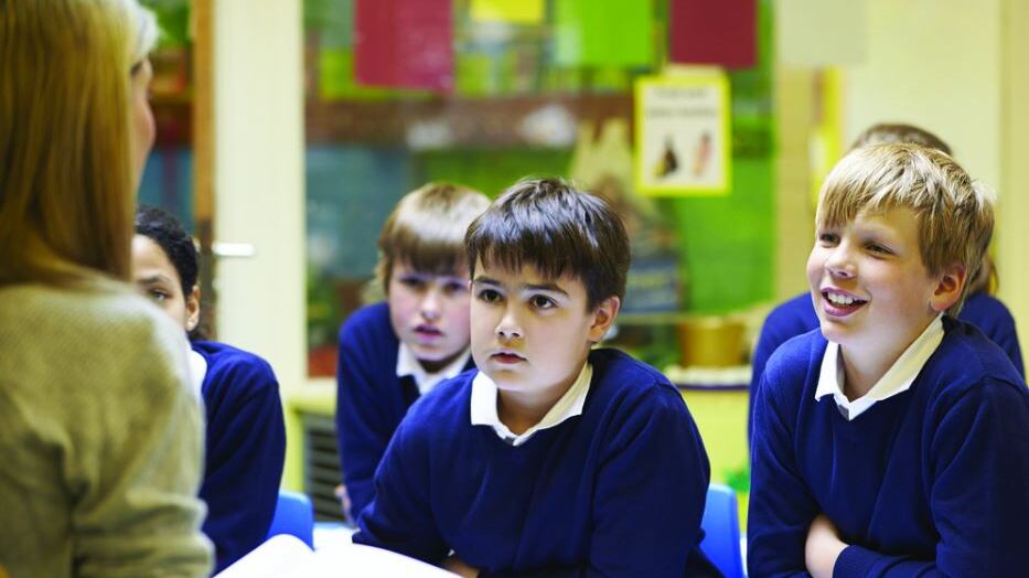 "Multe a chi non fa i compiti". La decisione della scuola che fa già discutere