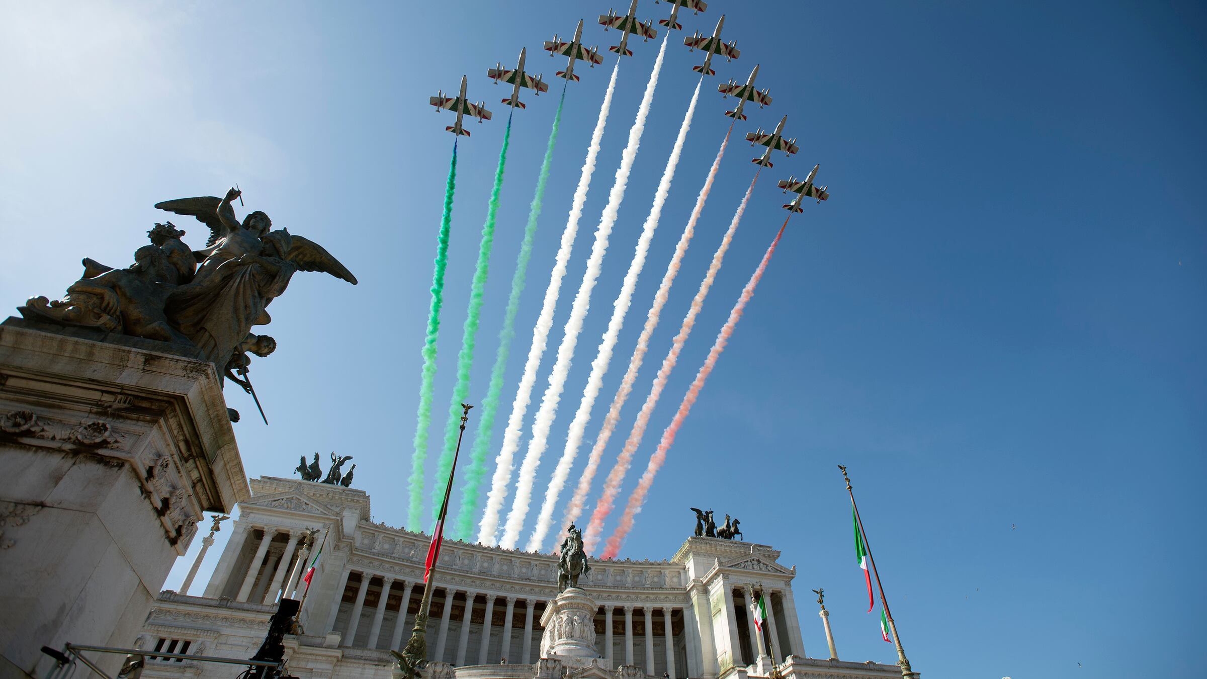 2 giugno, rivolta dei generali "Non partecipiamo alla parata"