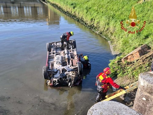 Tragedia a Chioggia: minivan finisce nel canale, tre morti