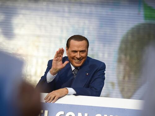 Cav ad Arcore con Letta e legali: le ipotesi per restare in campo