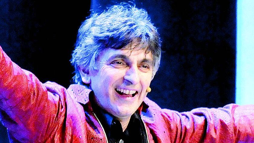 Il Manzoni festeggia un anno in scena tra classici e cabaret