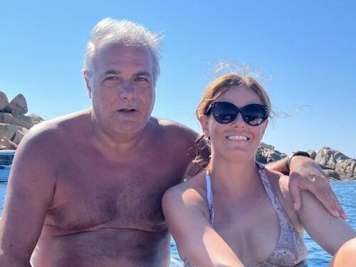 "Avete pagato o occupato?" L'ironia social si scatena contro il padre di Ilaria Salis