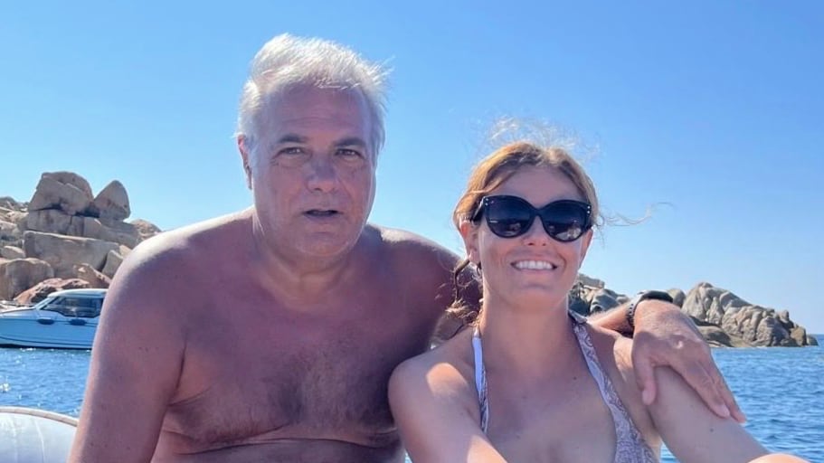 "Avete pagato o occupato?" L'ironia social si scatena contro il padre di Ilaria Salis