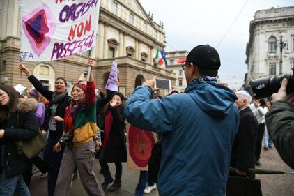 Studenti e studentesse in piazza per la festa dell'8 marzo  6