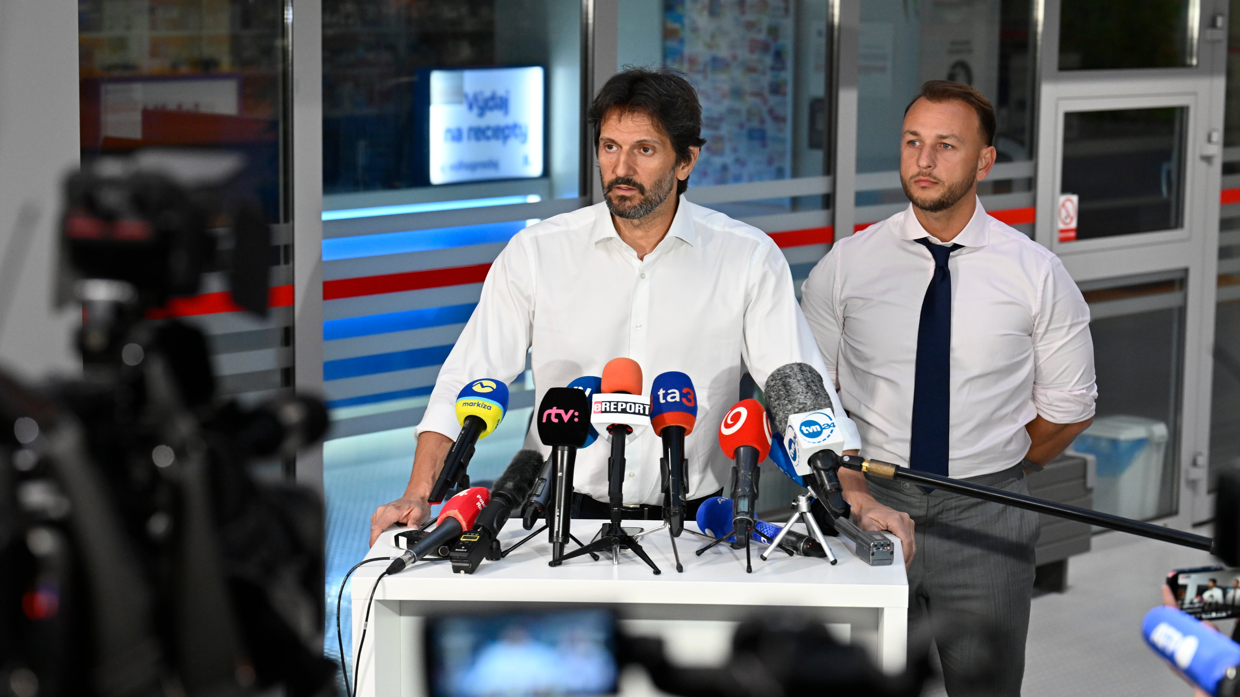 Robert Fico "in coma farmacologico". Come sta il premier slovacco dopo l'attentato