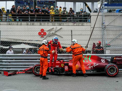 Dalla pole al disastro: che è successo alla Ferrari di Leclerc?