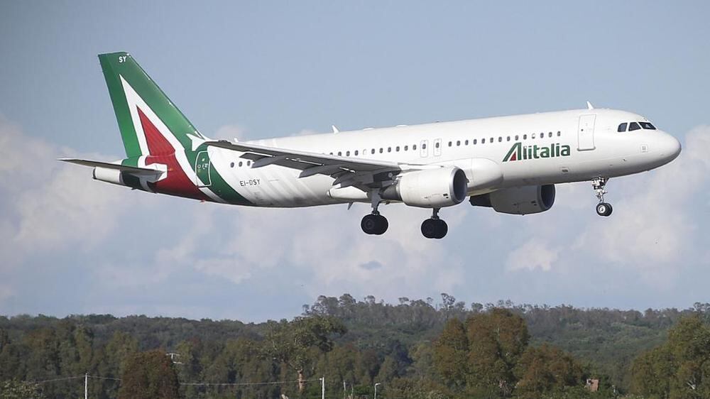 Verso un'altra proroga per Alitalia: Fs cerca soci, la speranza è Atlantia