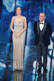 Sanremo 2016: gli abiti della prima serata 10