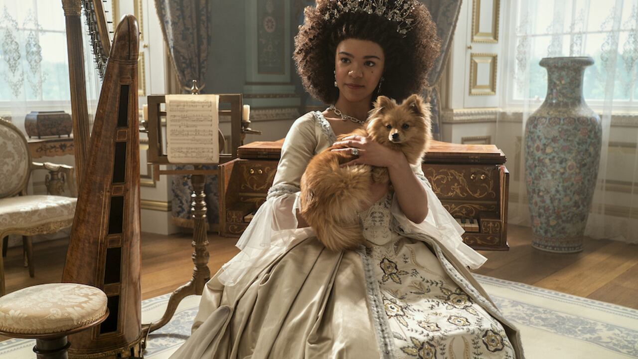 Regina Carlotta, il "revisionismo storico" di Netflix che ci incolla allo schermo