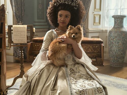 Regina Carlotta, il "revisionismo storico" di Netflix che ci incolla allo schermo