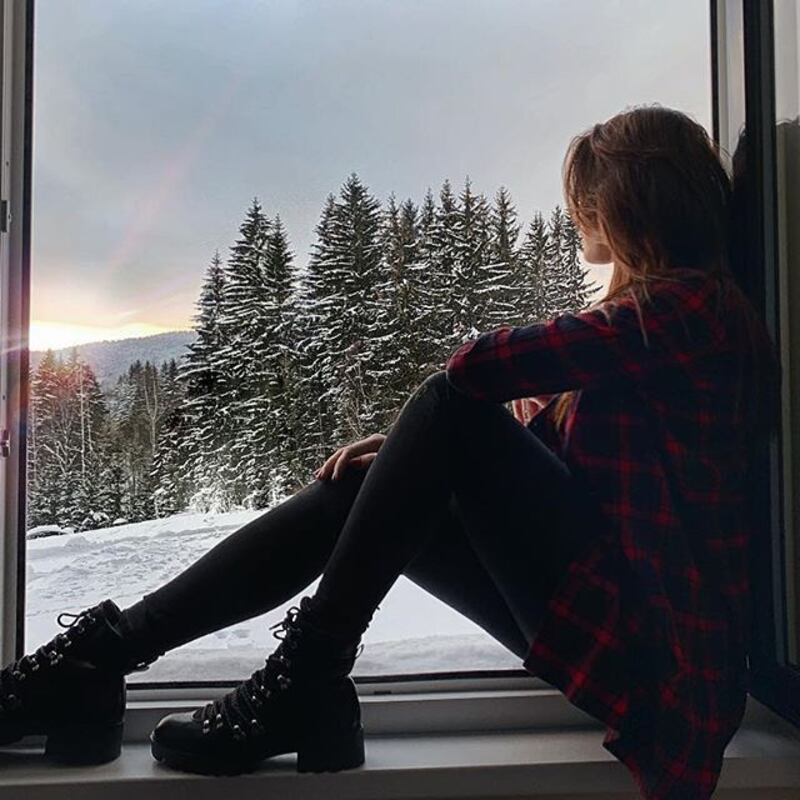 La sorella di Schick incanta sui social: gli scatti della bella Krystina 10