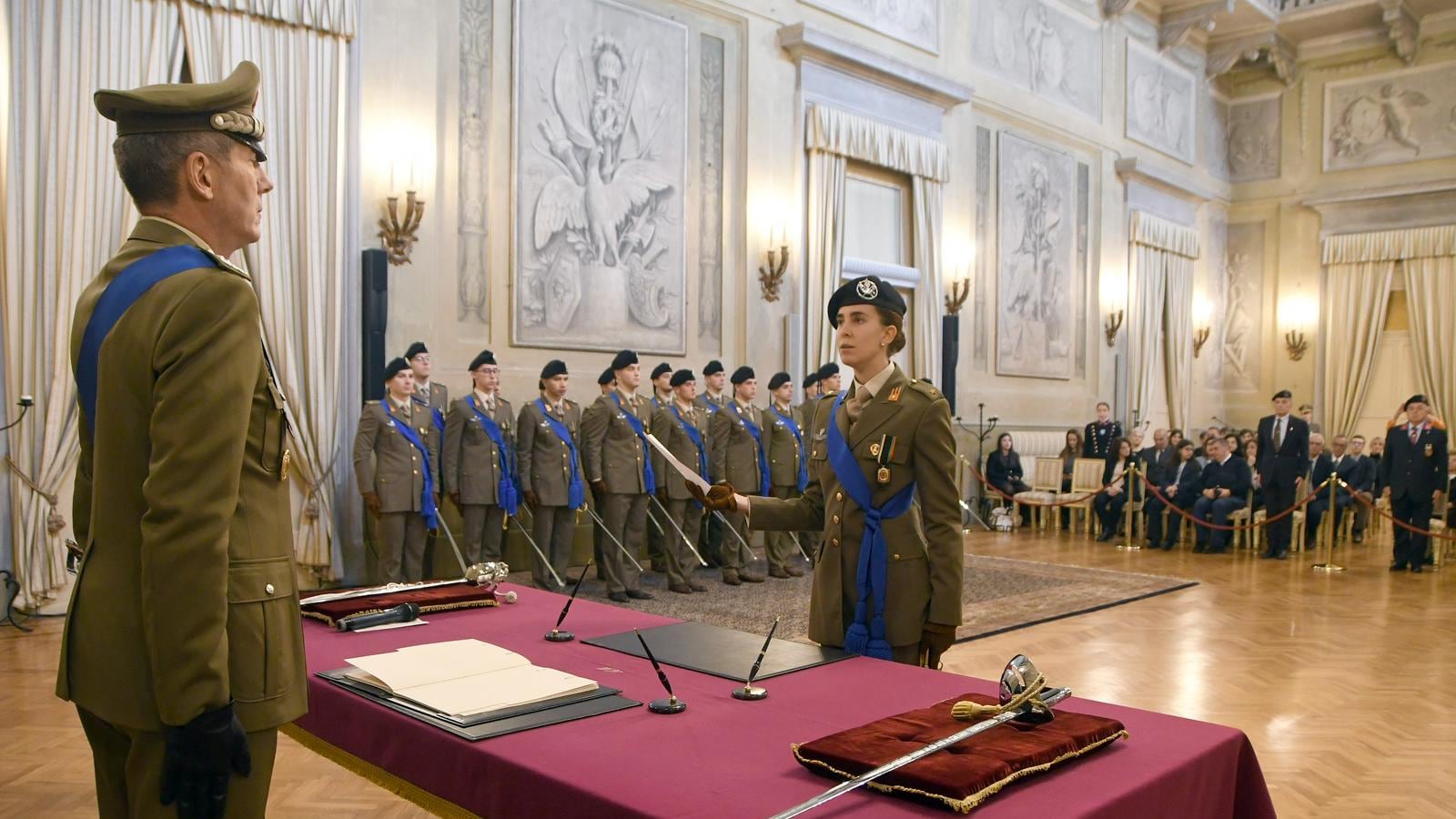 Gli Ufficiali del 204° corso "Volontà" giurano fedeltà alla Repubblica