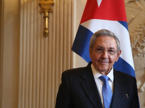 Cuba si arrende alla crisi. Sì alle aziende private (ma si sospetta un bluff)