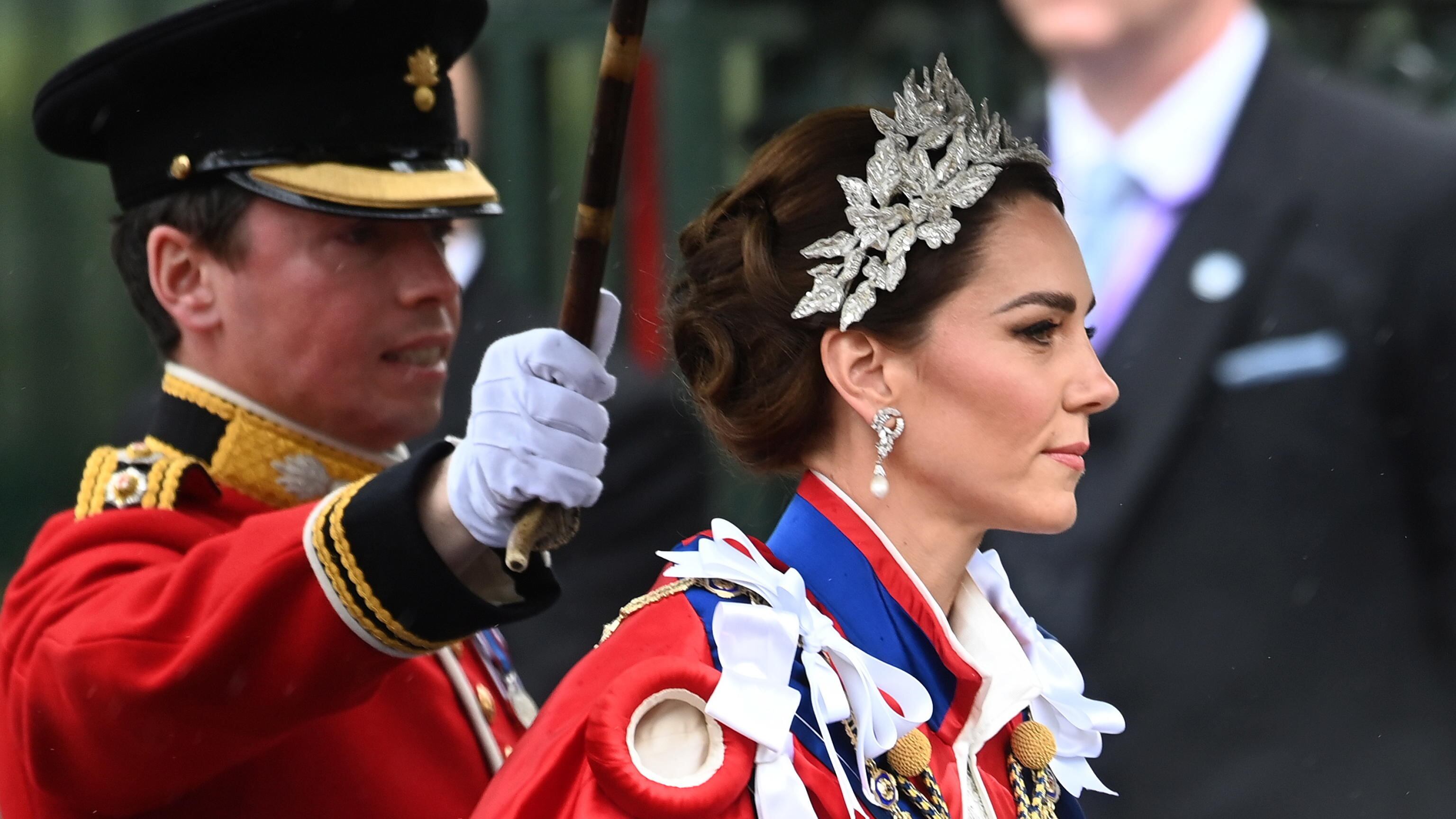 “Si è rifiutata di inchinarsi”: ecco perché c'è tensione tra Kate e la Regina Camilla