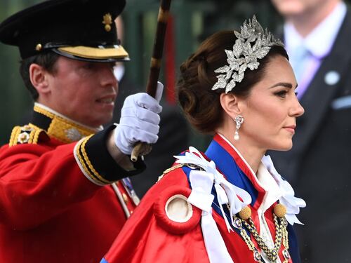 “Si è rifiutata di inchinarsi”: ecco perché c'è tensione tra Kate e la Regina Camilla