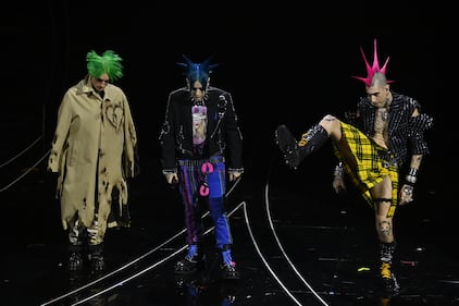 Sanremo 2024: ecco il look della terza serata del Festival di La Sad  5