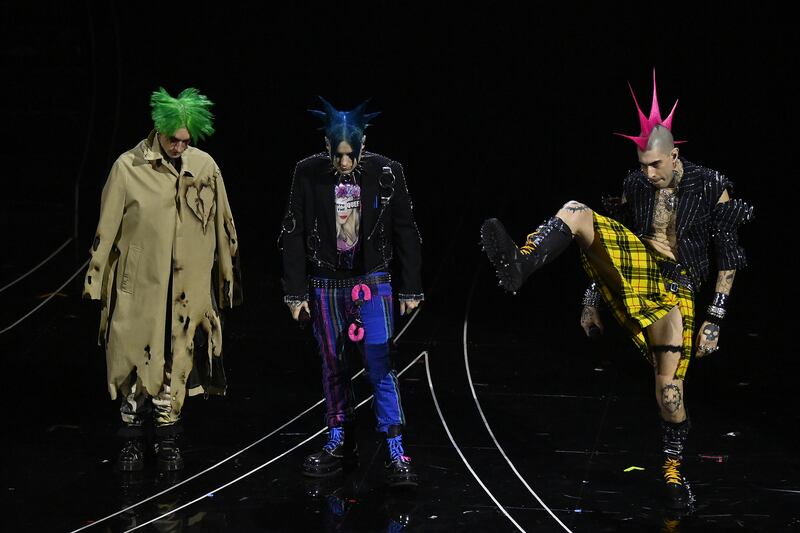 Sanremo 2024: ecco il look della terza serata del Festival di La Sad  5