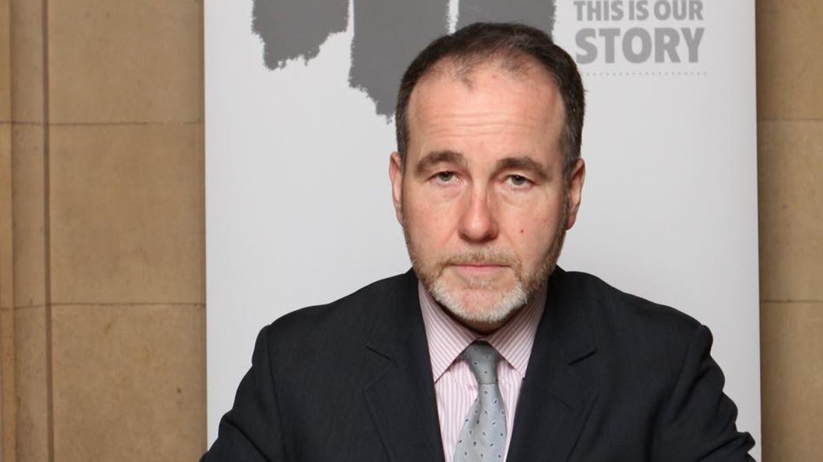 "Ubriaco, palpava due uomini". Nuovo scandalo sul governo di BoJo