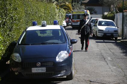 Roma, chiama il 112 e confessa l'omicidio. : "Ho ucciso mia madre" 9