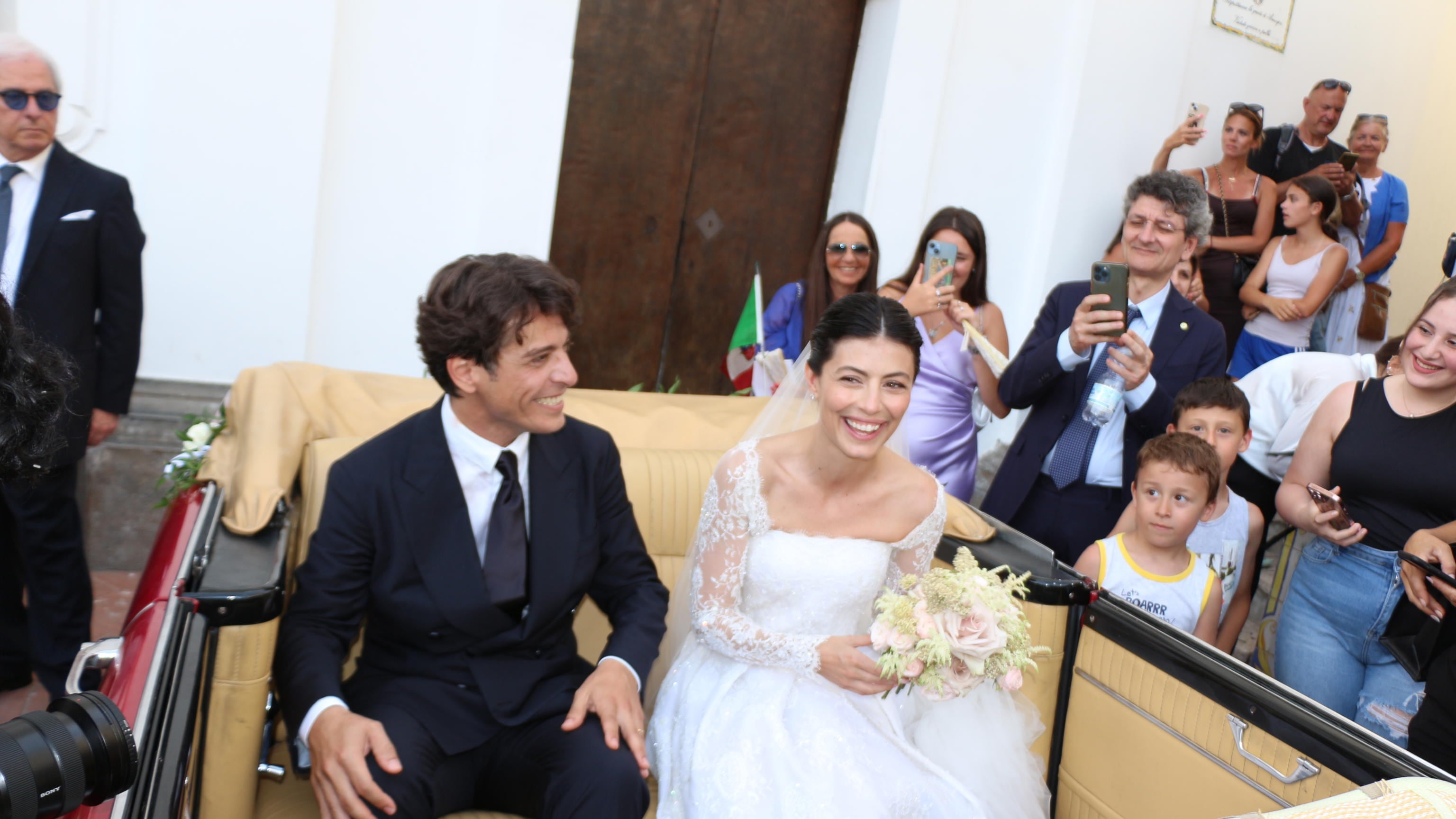 L’incontro a Roma, la cena a Positano, le nozze lampo: la storia d’amore tra Alessandra Mastronardi e Gianpaolo Sannino