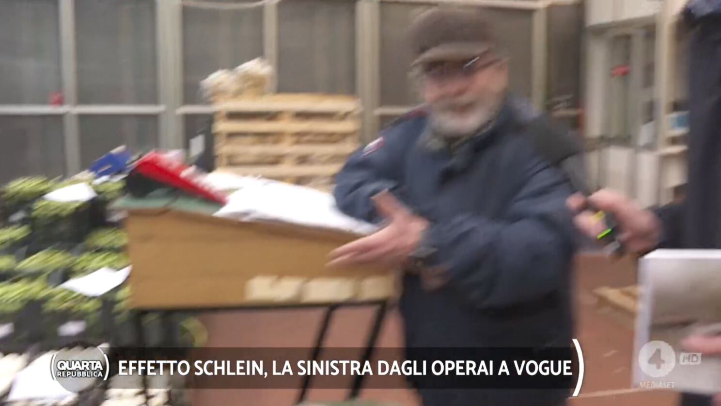 "Il verde dei piselli...". Così il fruttivendolo distrugge "l'armocromata" Schlein