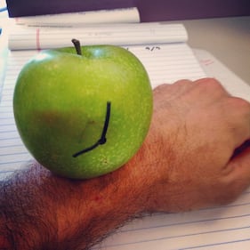 Apple lancia l'iWatch: la parodia corre sul web 1