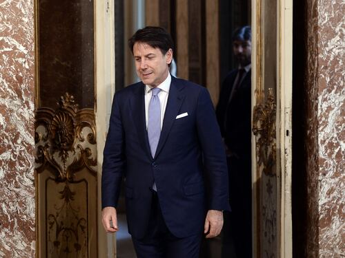 Ora Conte si scaglia contro la Russia: "Ingerenze in Italia"