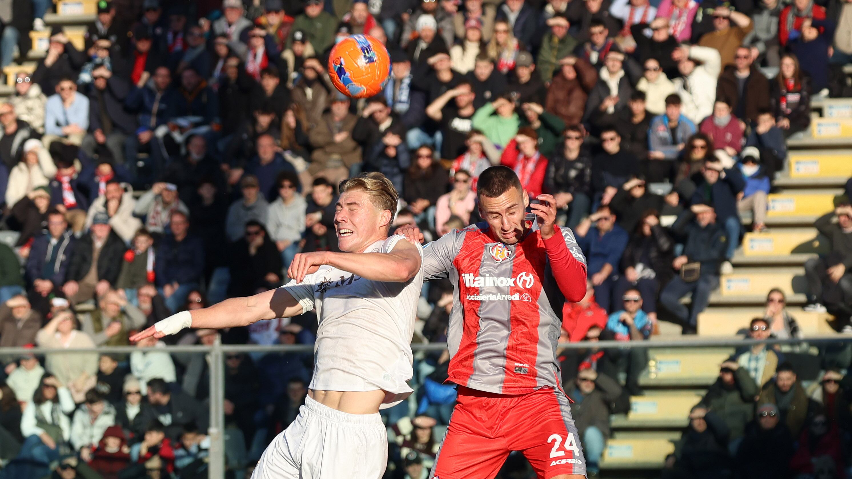 Napoli forza Hojlund: l’undici di Conte stende 2-0 la Cremonese e insegue il Milan