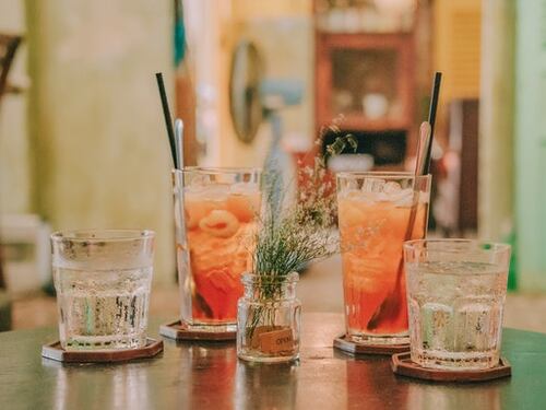 Ecco come i drink riducono la capacità del cervello