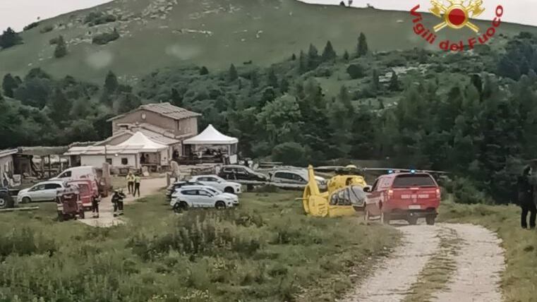 Crolla il tetto della ghiacciaia: morti 2 bimbi, feriti altri 2