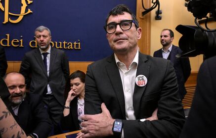 L'opposizione contro la conferenza sulla remigrazione occupa la sala stampa della Camera 6