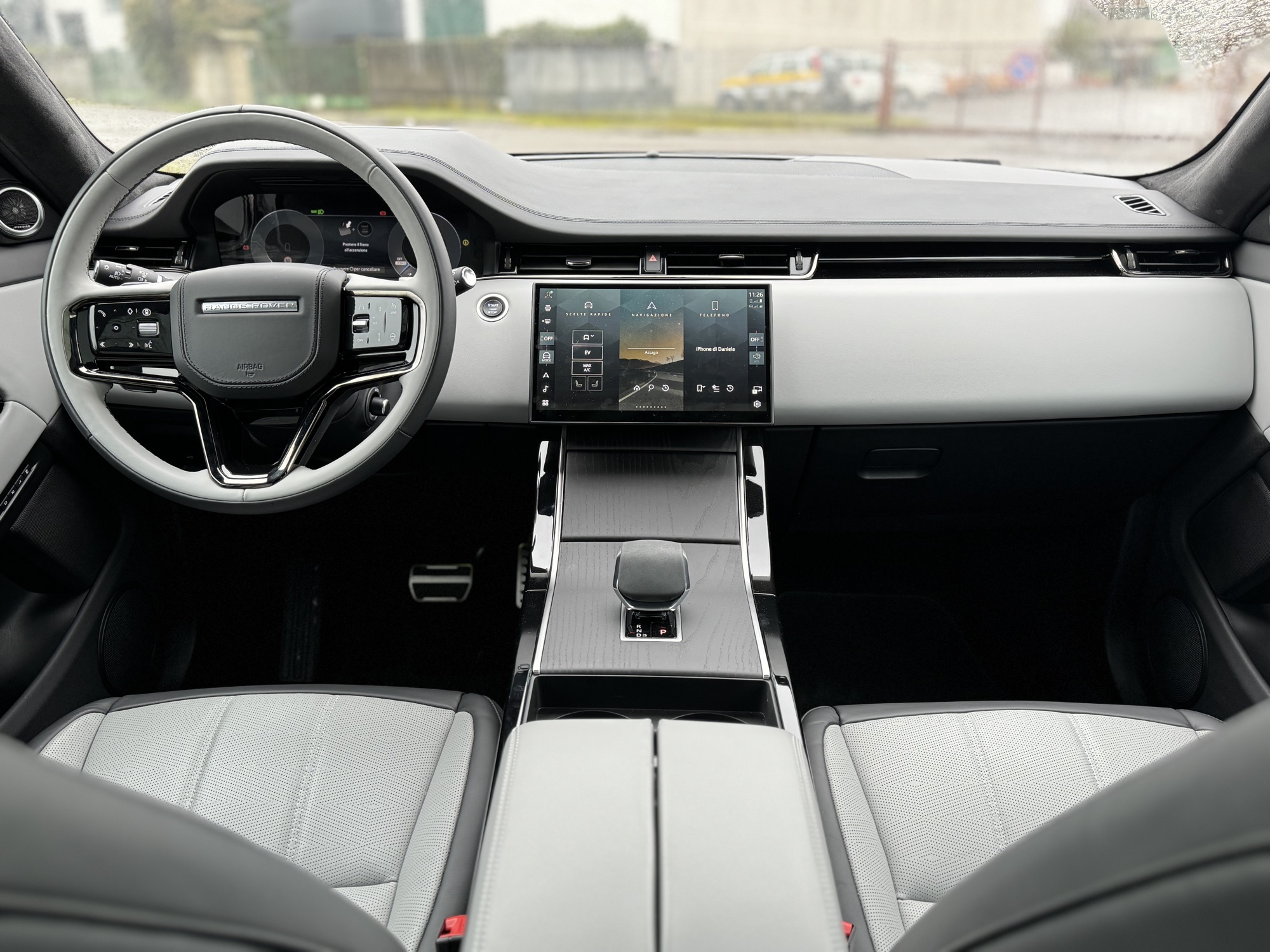 Range Rover Evoque PHEV: guarda la gallery del rivisto SUV ibrido inglese 16