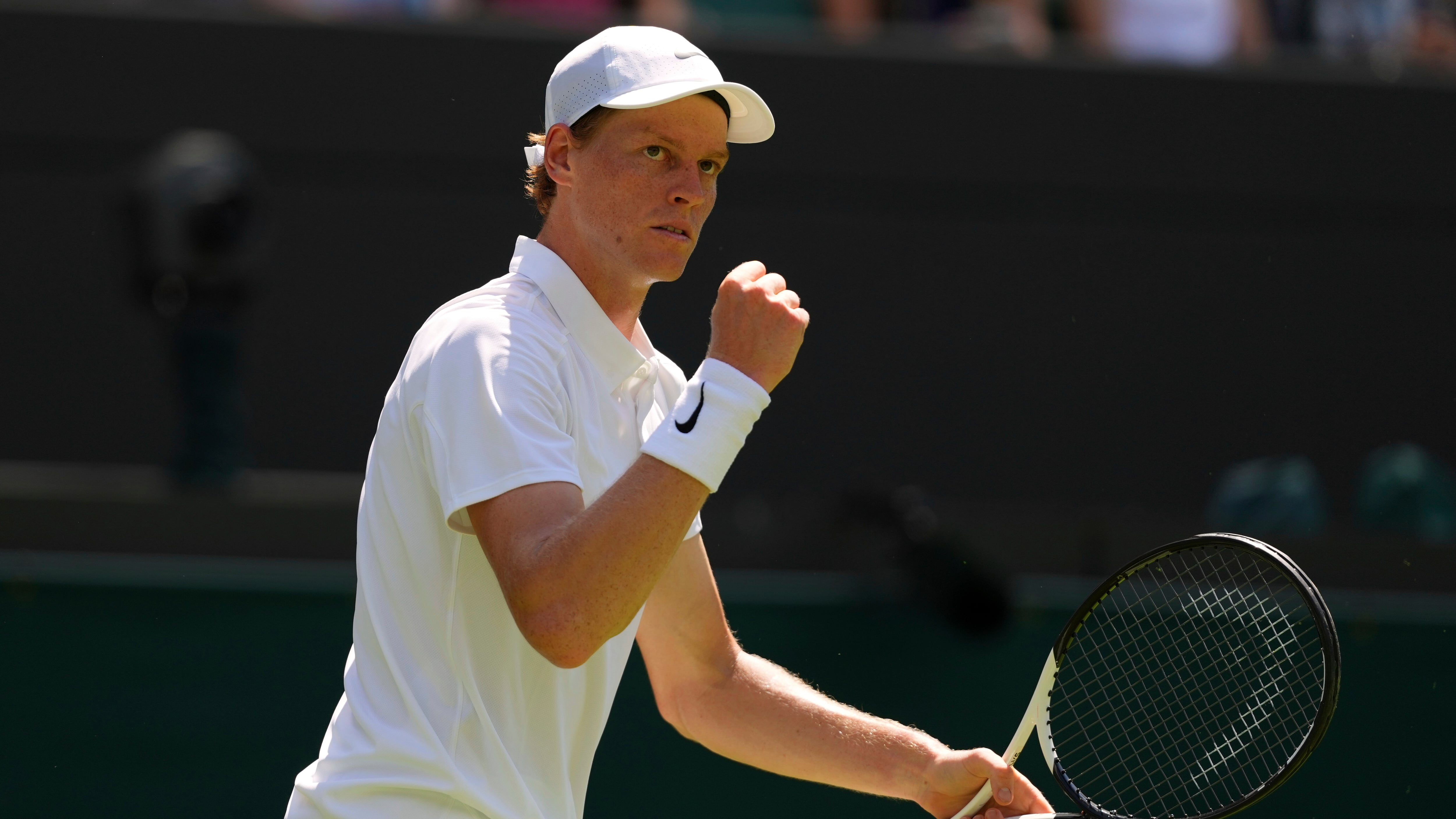 Wimbledon, Sinner torna implacabile: batte Nardi in tre set e vola al secondo turno