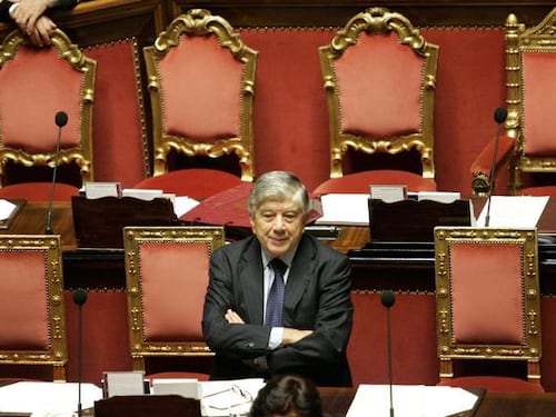 Milano, rapina in casa del senatore Caliendo