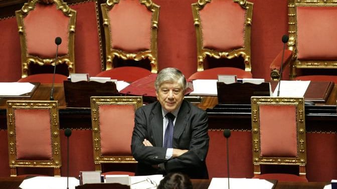 Milano, rapina in casa del senatore Caliendo
