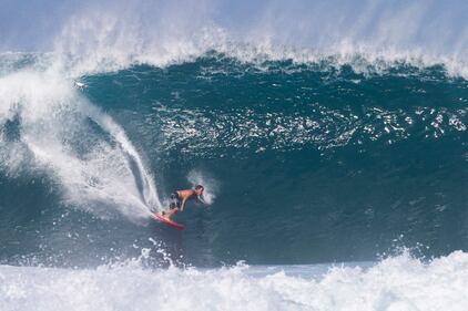 Triple Crown of Surfing, prima grande giornata di surf alle Hawaii 5