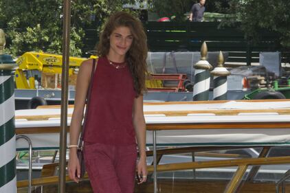 Mostra di Venezia, l'arrivo della madrina Elisa Sednaoui 4
