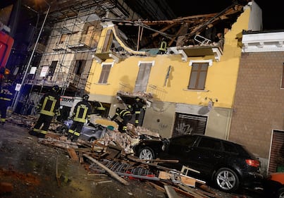 Crolla una palazzina a Torino, le immagini dell'incidente 12