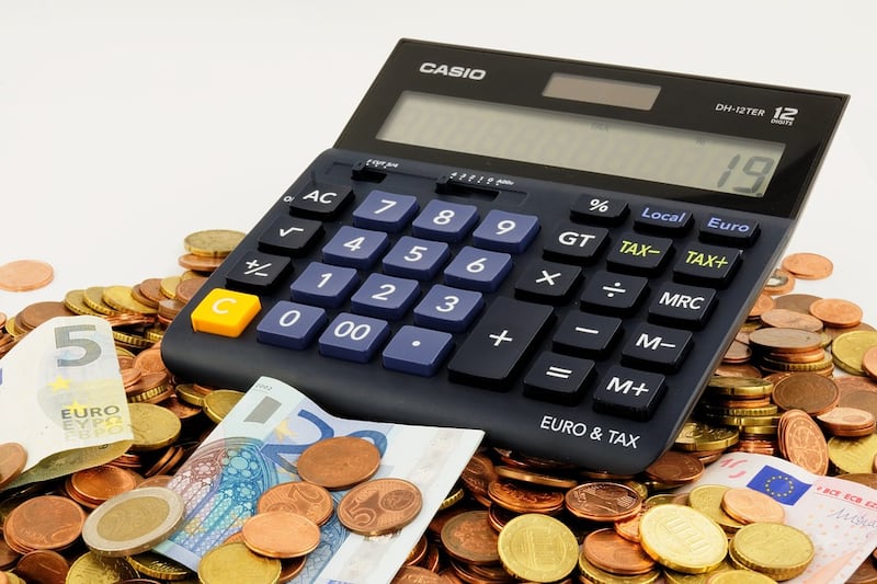 Stangata in arrivo nel prossimo triennio Pagheremo 76 miliardi di tasse in più