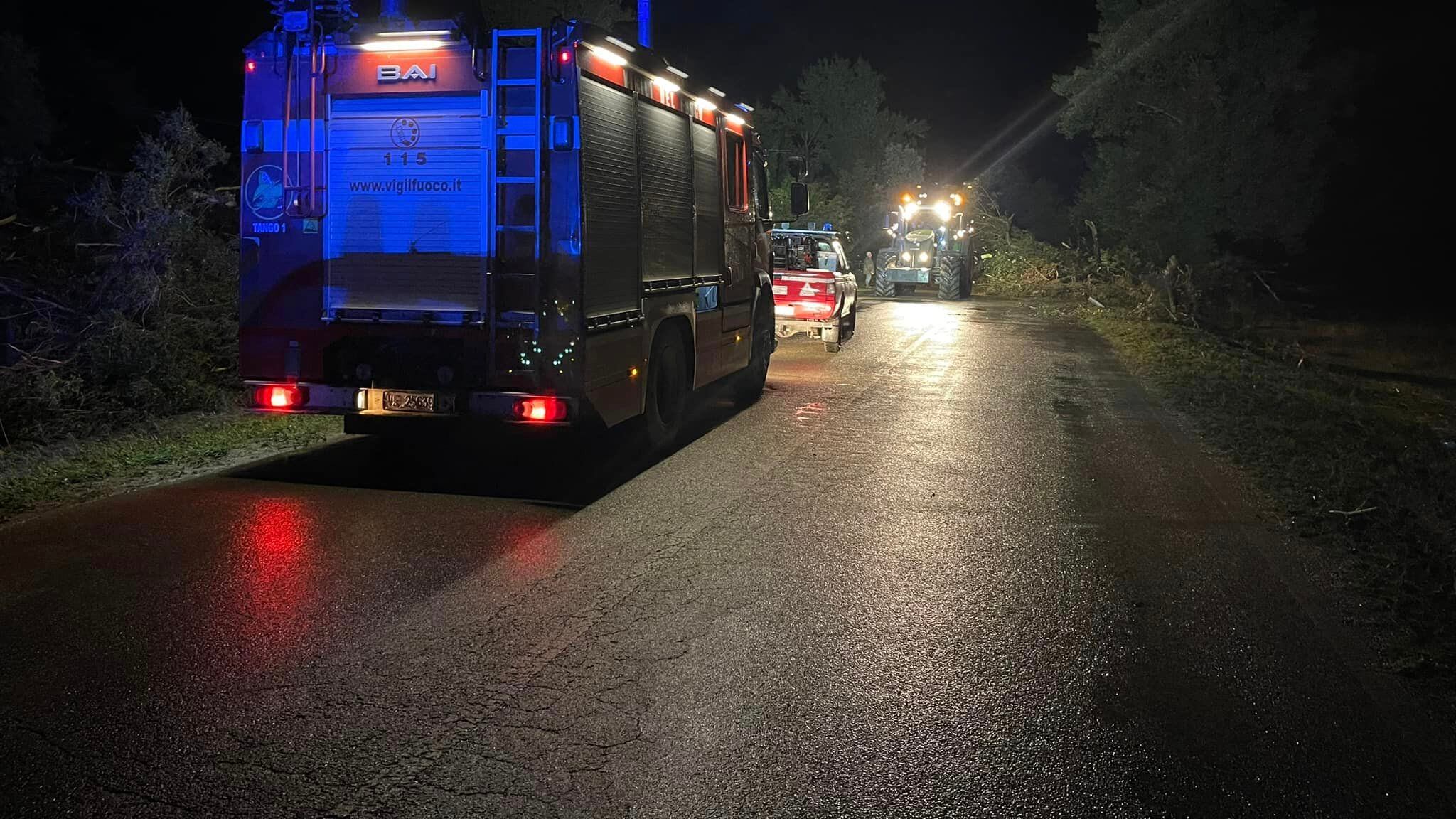 Toscana sferzata dal maltempo: nel Pisano dispersi un bimbo di 5 mesi e la nonna
