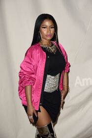 Nicki Minaj fuori di seno alla Paris Fashion Week 33