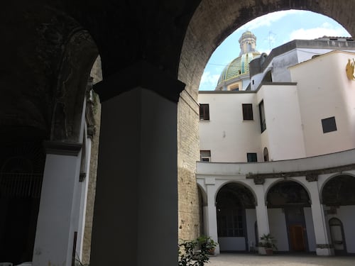 Quando la rinascita dal degrado passa dalle multinazionali (e dal turismo)